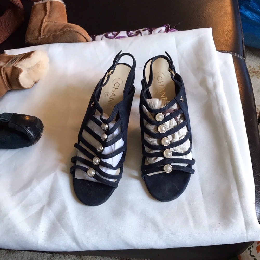 Chanel INTERLOCKING CC LOGO SLINGBACK SANDALS - Picture 12 of 16